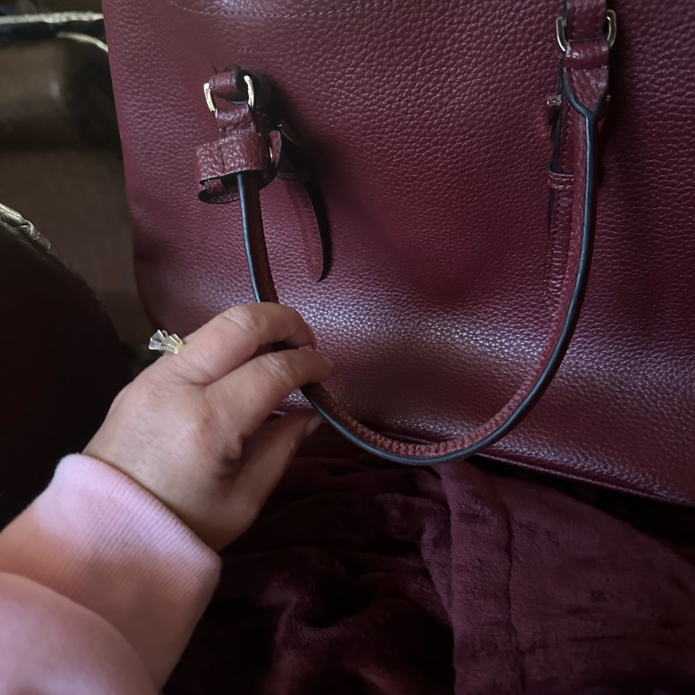 Red Prada - Picture 3 of 7